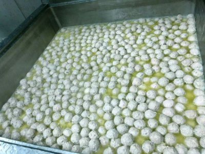 春秋凍肉絞肉機(jī)做潮汕牛肉丸-潮汕牛肉丸絞肉機(jī)